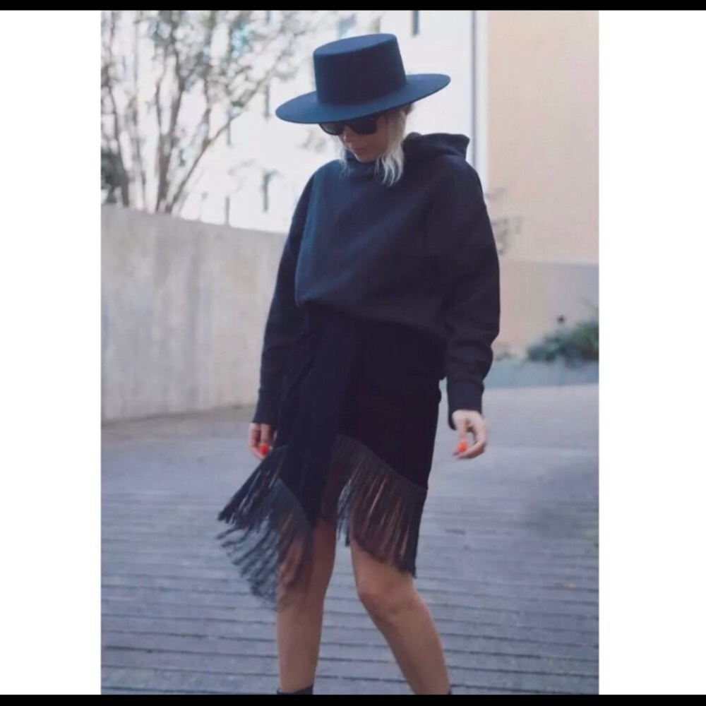 NWT Zara Velvet Black Skirt Size M